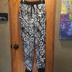 NWOT. Joe Boxer Women’s PJ Pants Size Large Black & White